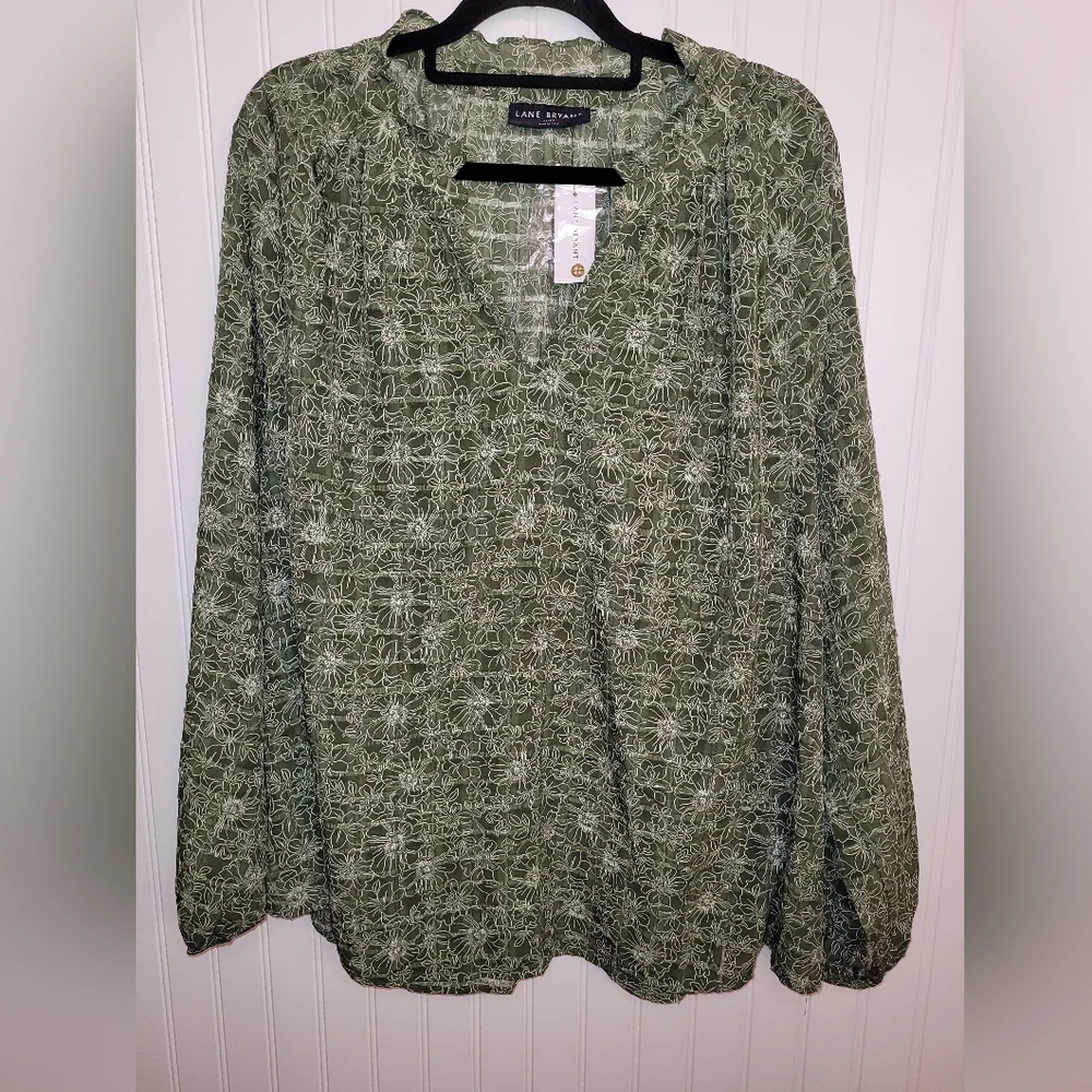 Lane Bryant Olive Floral Pop Over Blouse NWT Sz 22/24 - Picture 2 of 7